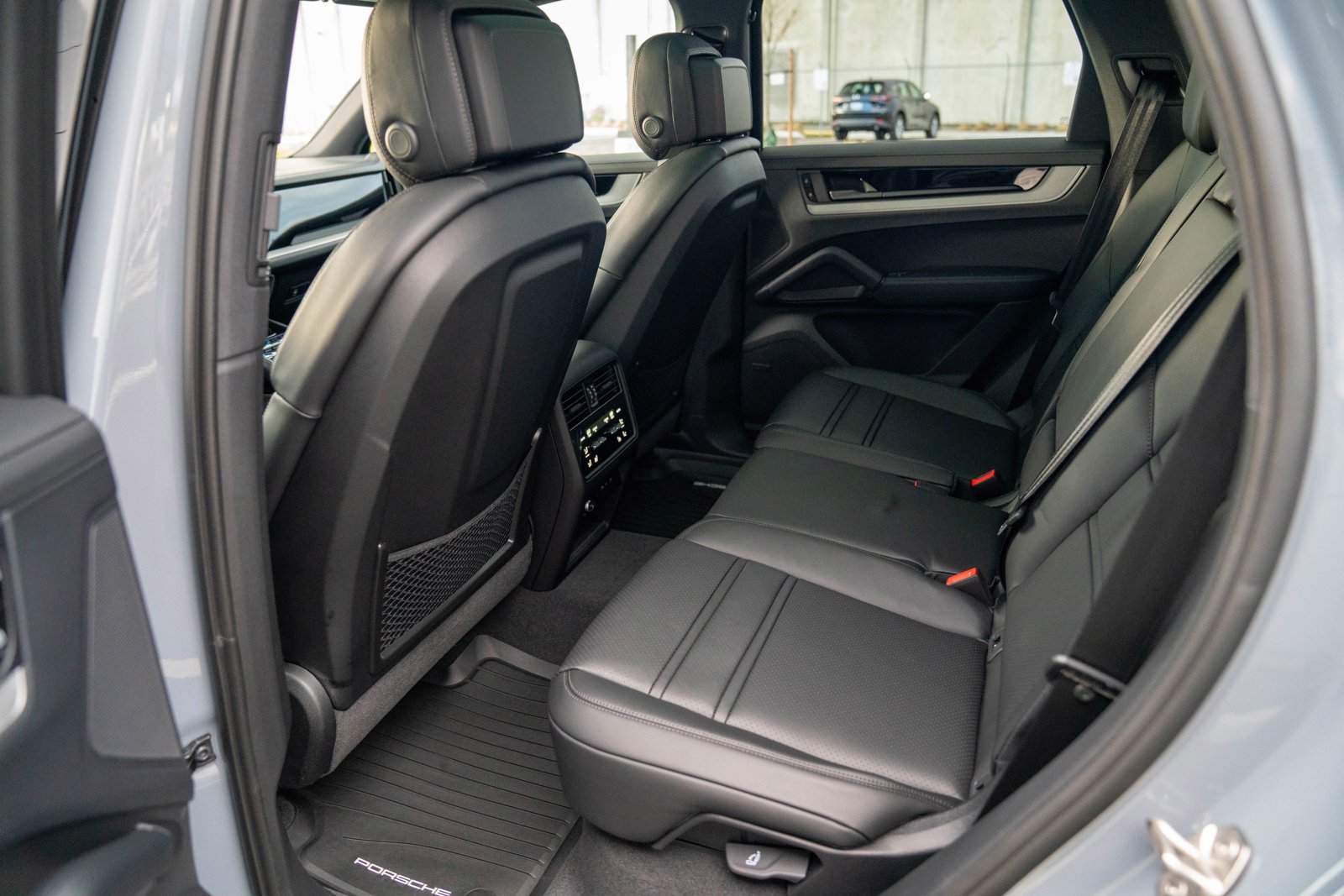Certified 2026 Porsche Cayenne AWD/4WD image 21