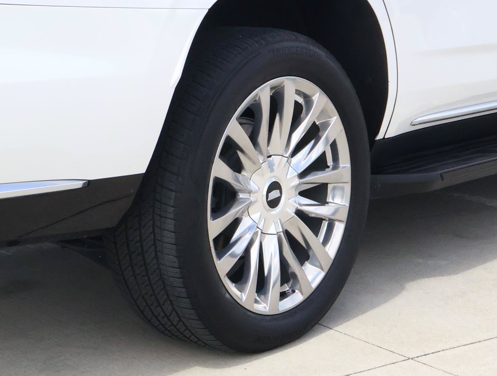 Used 2021 Cadillac Escalade Premium Luxury RWD image 12
