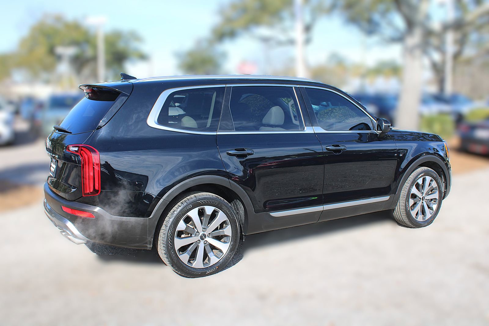 Certified 2022 Kia Telluride S image 6