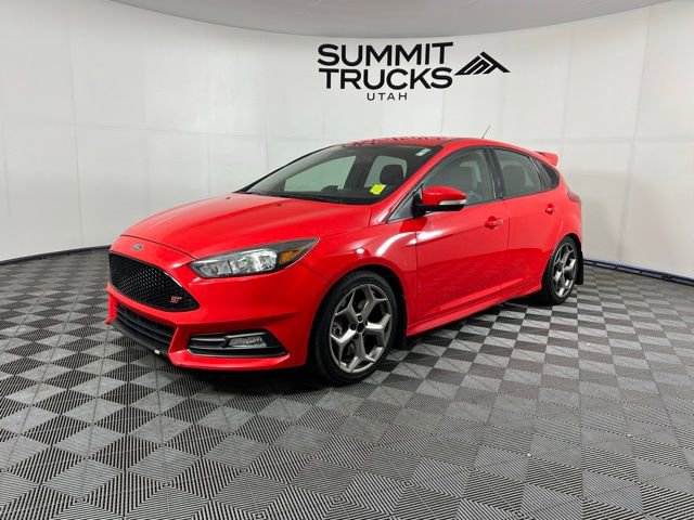 Used 2017 Ford Focus ST image 2