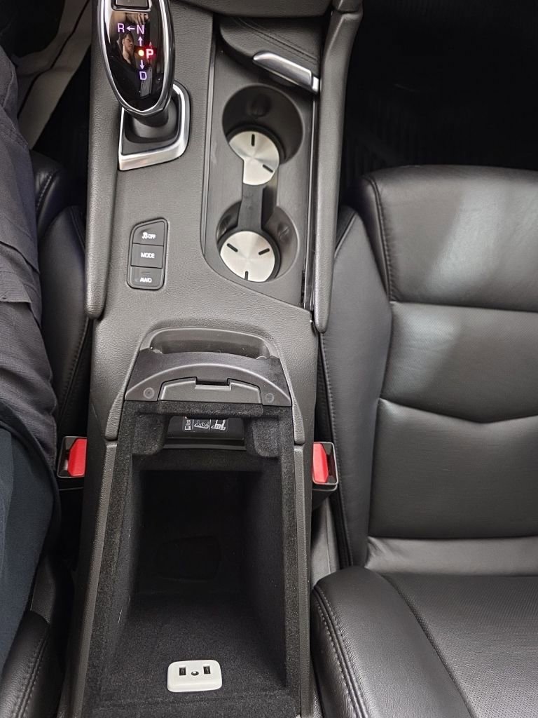 Used 2018 Cadillac XT5 Luxury w/ Driver Awareness Package AWD/4WD image 24