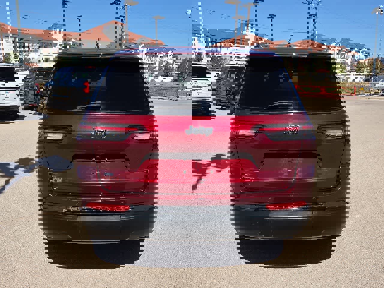 Used 2022 Jeep Grand Cherokee L Laredo image 13