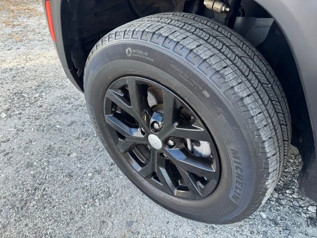 Used 2022 Jeep Grand Cherokee L Limited image 11