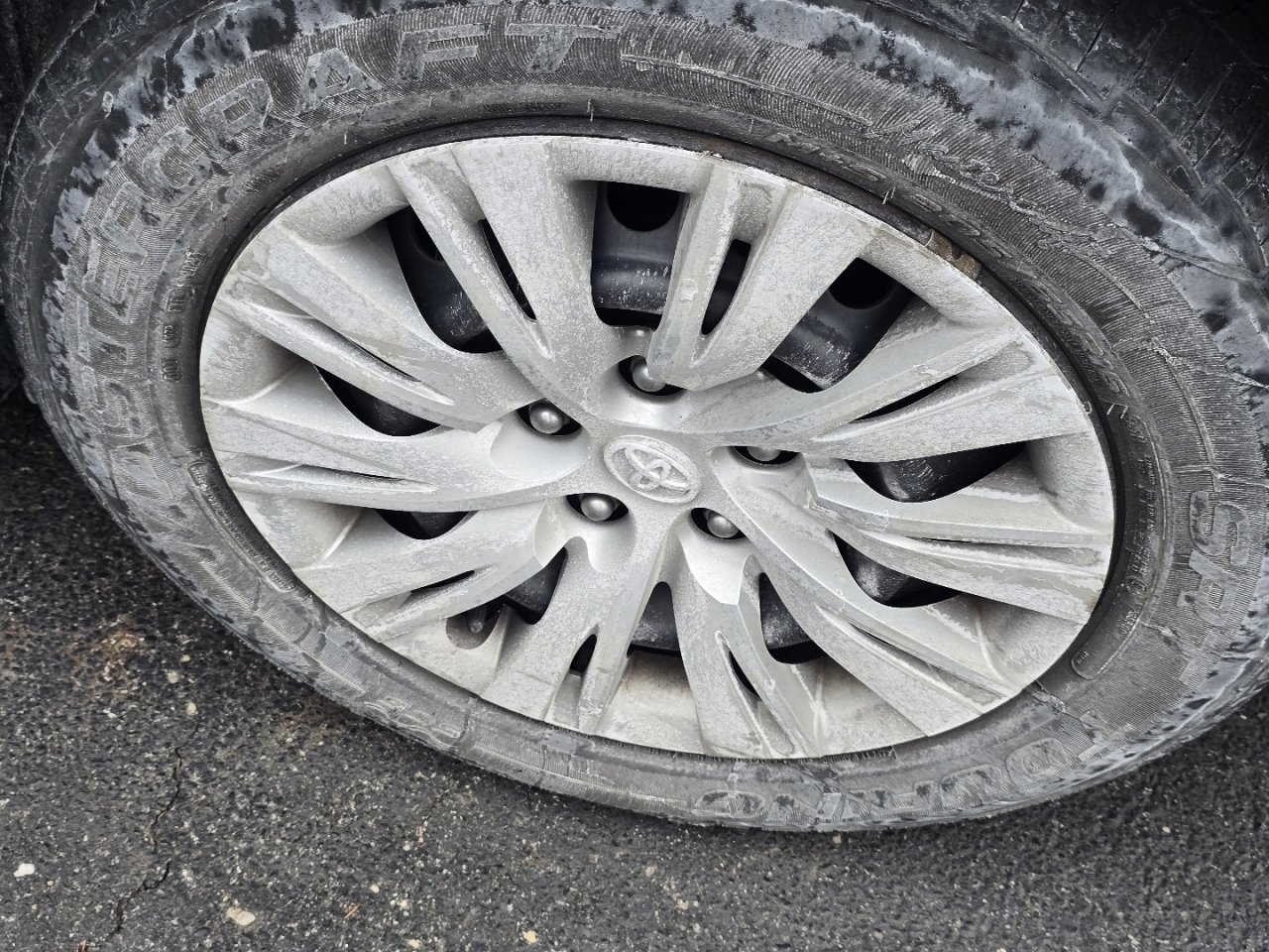 Used 2014 Toyota Camry LE image 21