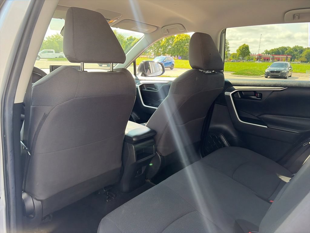 Used 2020 Toyota RAV4 LE w/ All Weather Liner Package AWD/4WD image 25