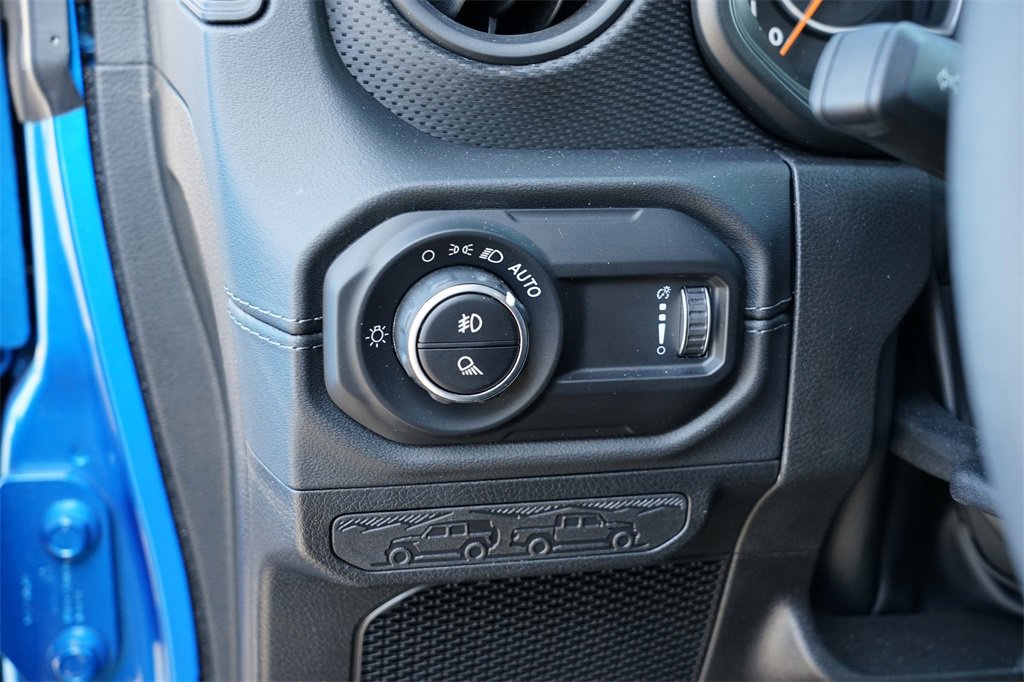 Used 2024 Jeep Gladiator Rubicon image 16