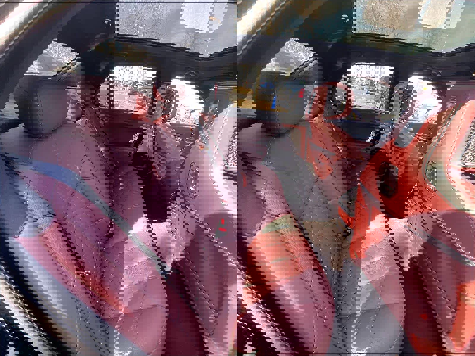 Used 2025 BMW 740i w/ Premium Package image 28