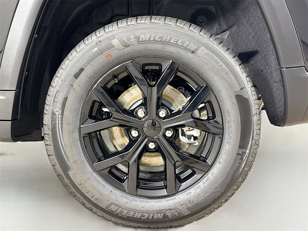 New 2025 Jeep Grand Cherokee Altitude image 33