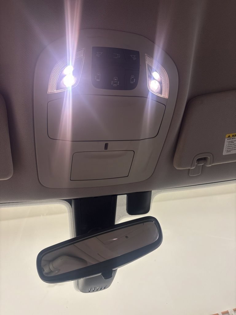 Used 2018 Chrysler Pacifica Touring-L w/ Tire & Wheel Group FWD image 15