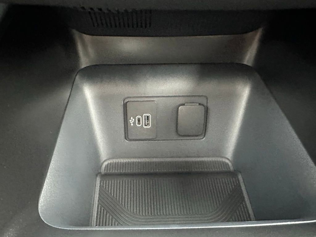 New 2026 Ford Explorer ST-Line w/ ST-Line Street Pack image 24