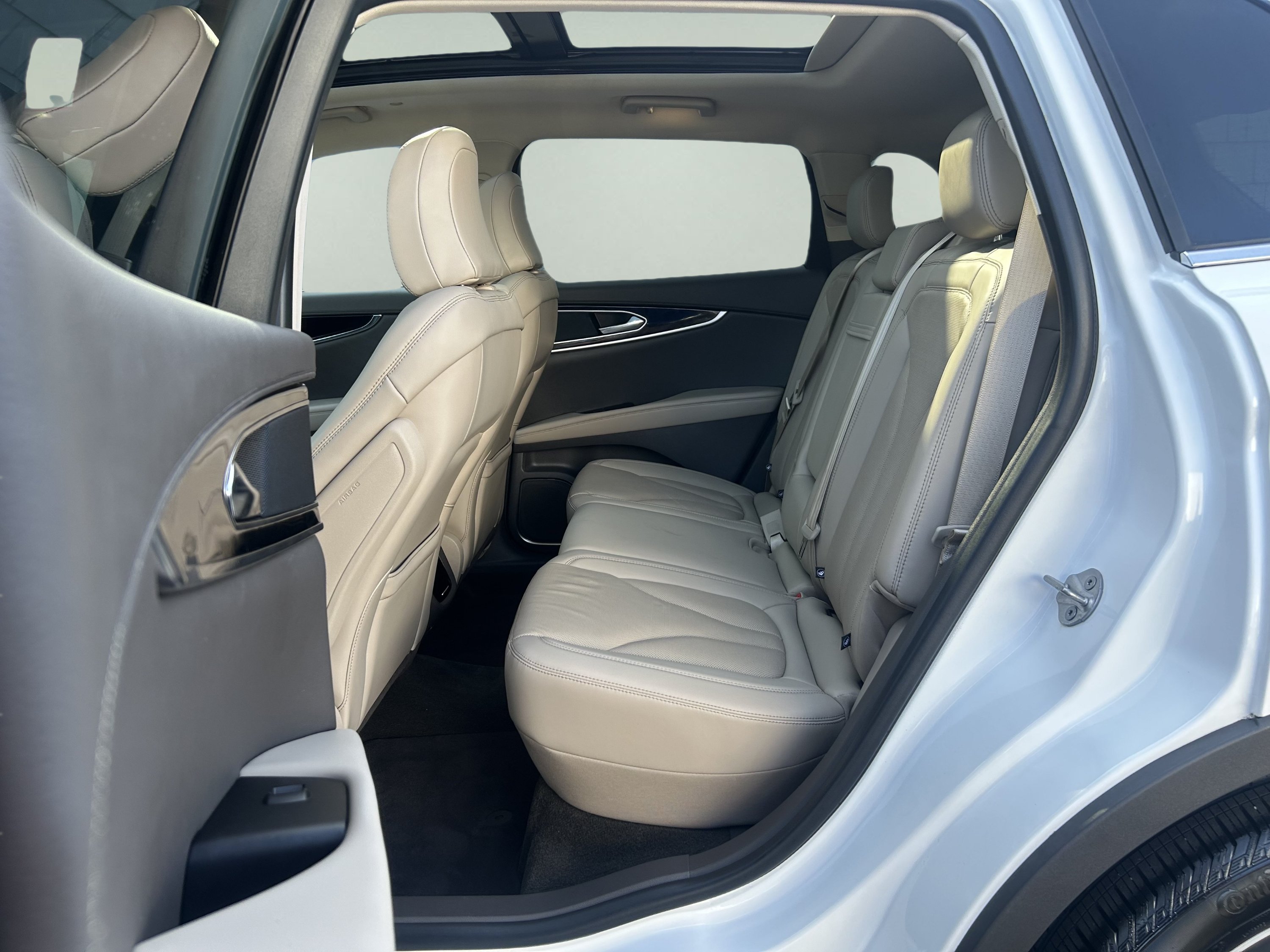 Used 2023 Lincoln Nautilus Reserve AWD/4WD image 10