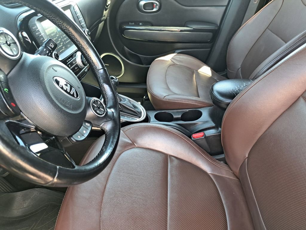 Used 2017 Kia Soul + image 17