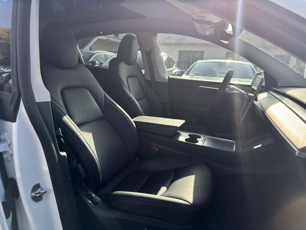 Used 2024 Tesla Model Y Long Range image 31