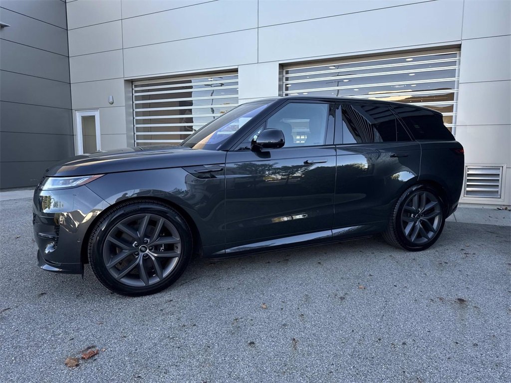 Used 2023 Land Rover Range Rover Sport SE Dynamic image 2