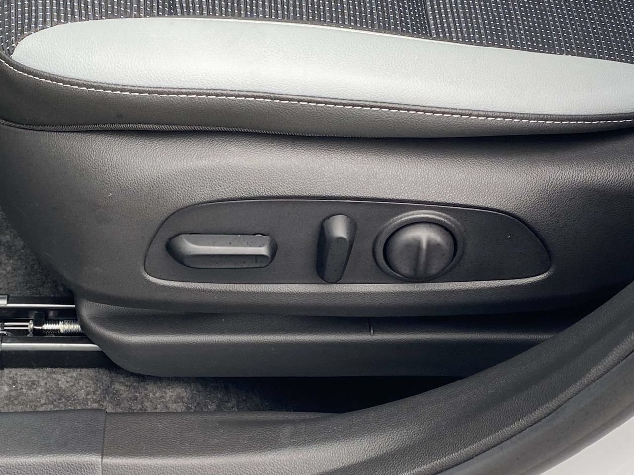 Used 2025 Buick Envista Preferred w/ Convenience I Package FWD image 14