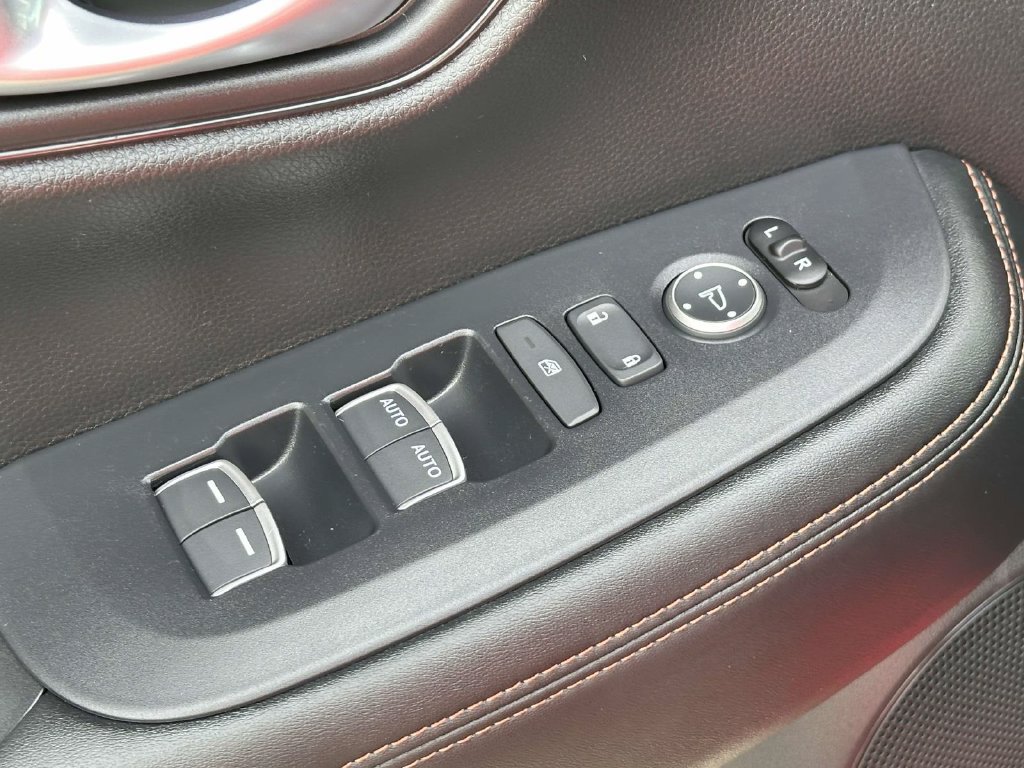 Certified 2025 Honda HR-V Sport image 14