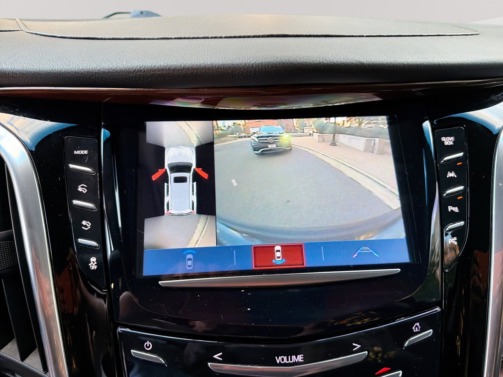 Used 2020 Cadillac Escalade Luxury AWD/4WD image 25