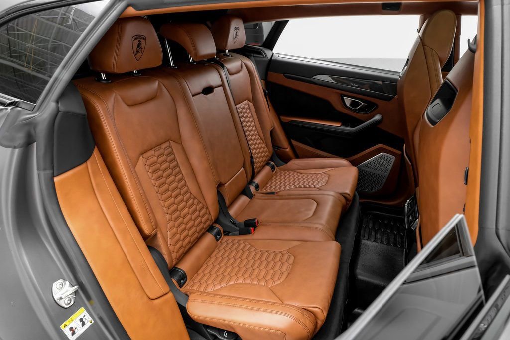 Used 2022 Lamborghini Urus image 33