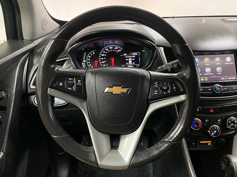 Used 2019 Chevrolet Trax LT w/ LT Convenience Package AWD/4WD image 17