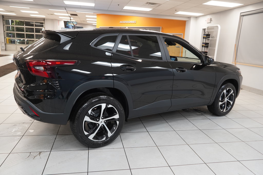 New 2026 Chevrolet Trax RS w/ Driver Confidence Package FWD image 10