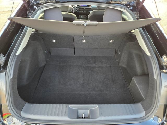 Used 2025 Toyota Prius LE image 11