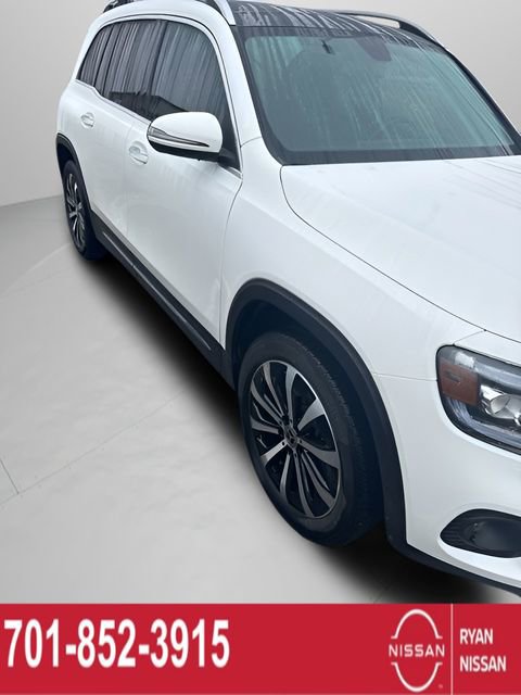 Used 2023 Mercedes-Benz GLB 250 4MATIC image 9