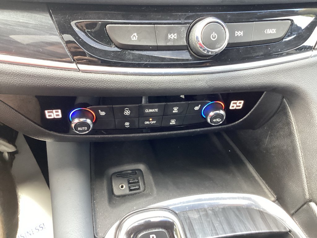 Used 2020 Buick Enclave Essence w/ Sound and Sites Package AWD/4WD image 30