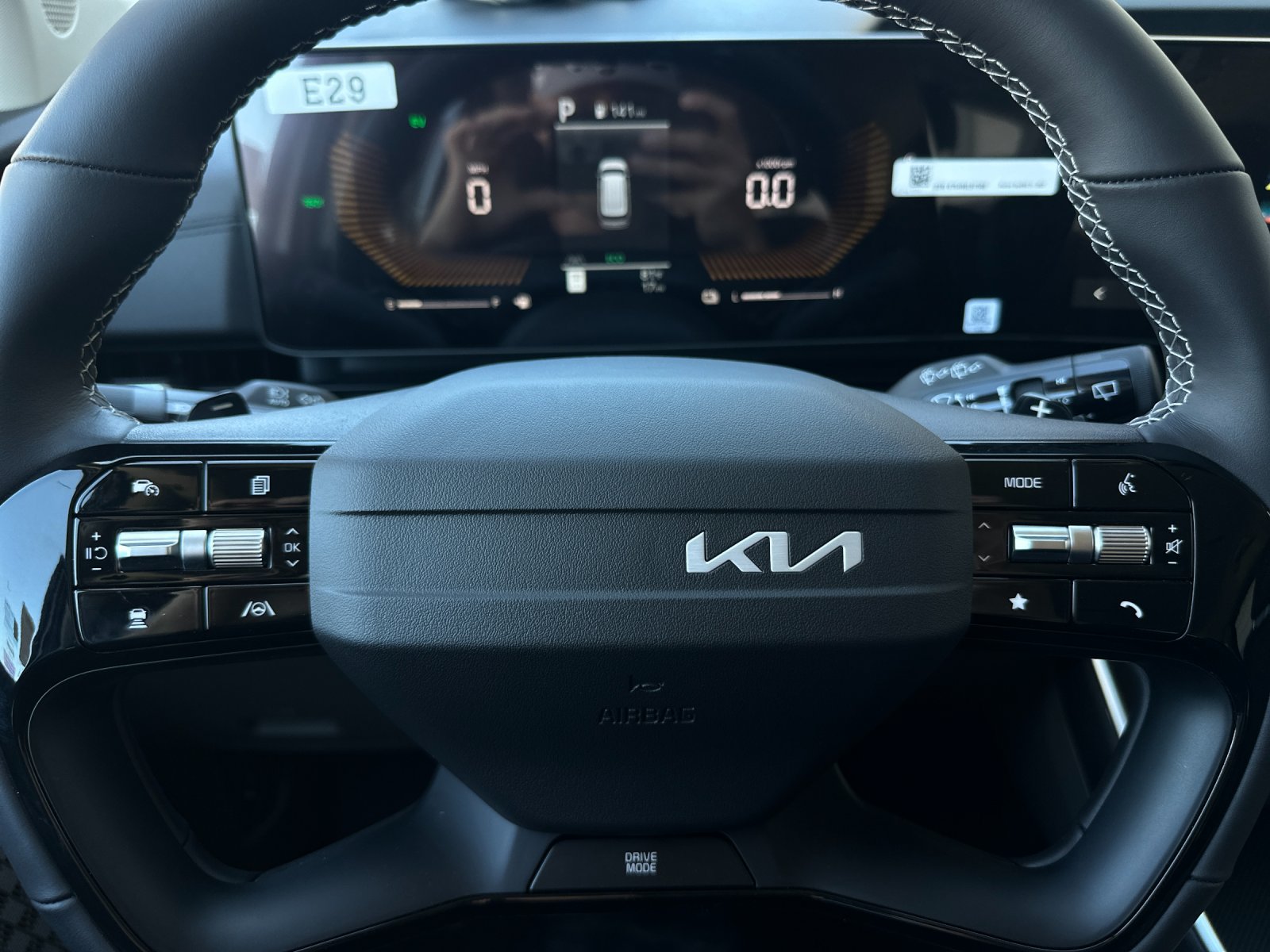 New 2027 Kia Carnival LXS FWD image 25