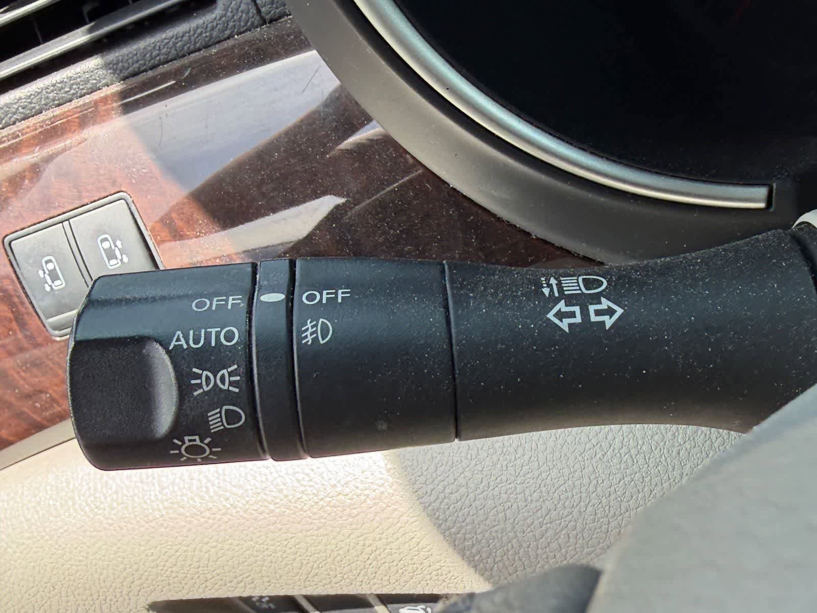 Used 2015 Nissan Quest SL FWD image 14