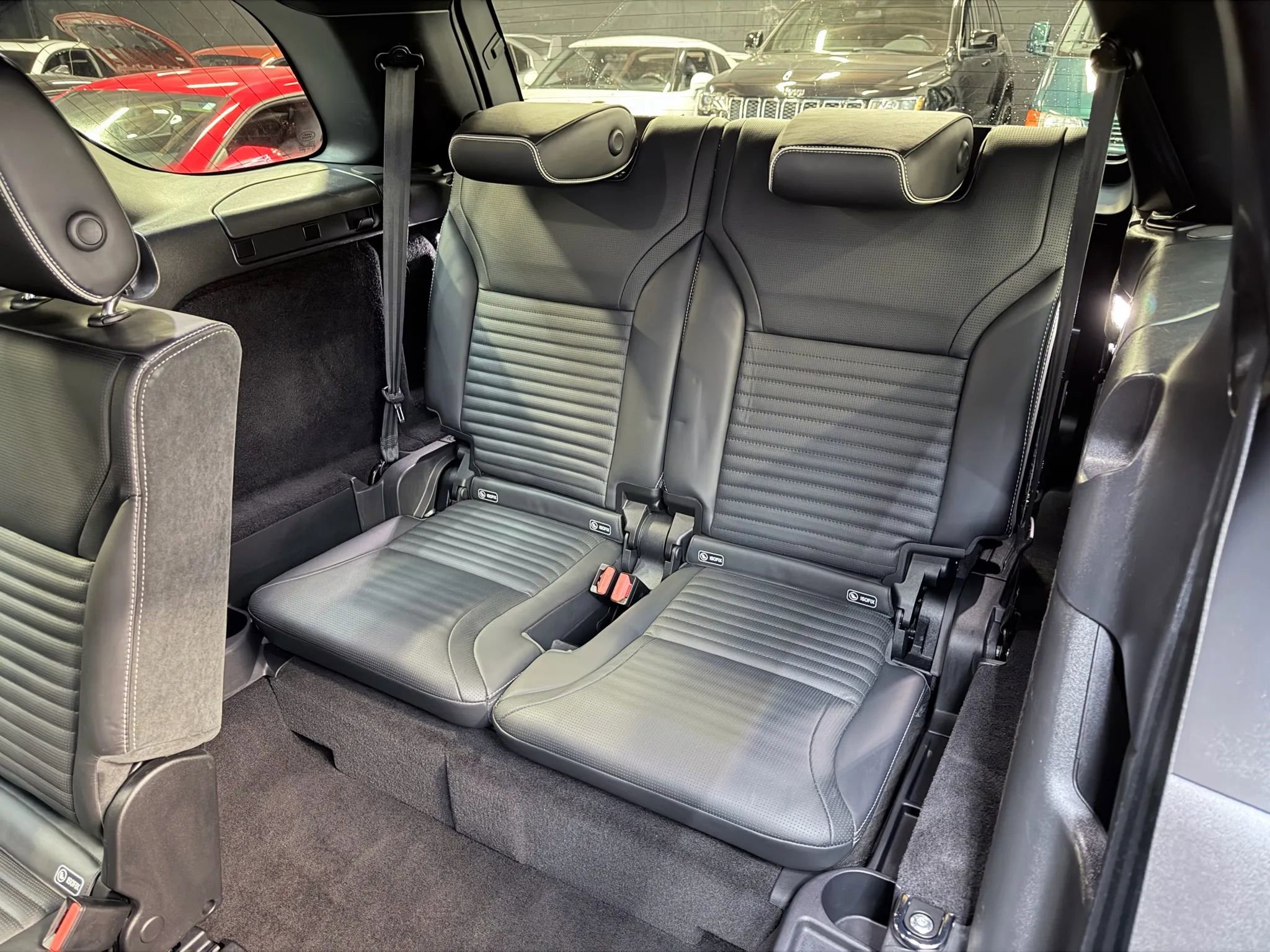 Used 2020 Land Rover Discovery HSE Luxury image 19