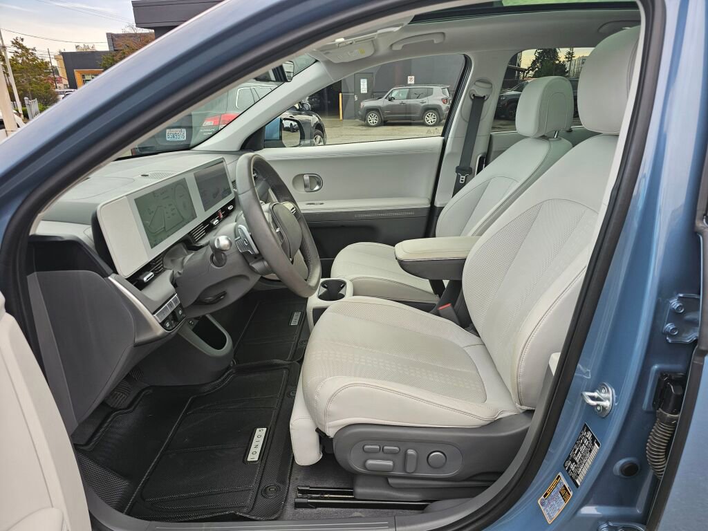 Used 2023 Hyundai Ioniq 5 Limited image 18