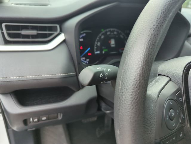 Used 2025 Toyota RAV4 LE AWD/4WD image 20