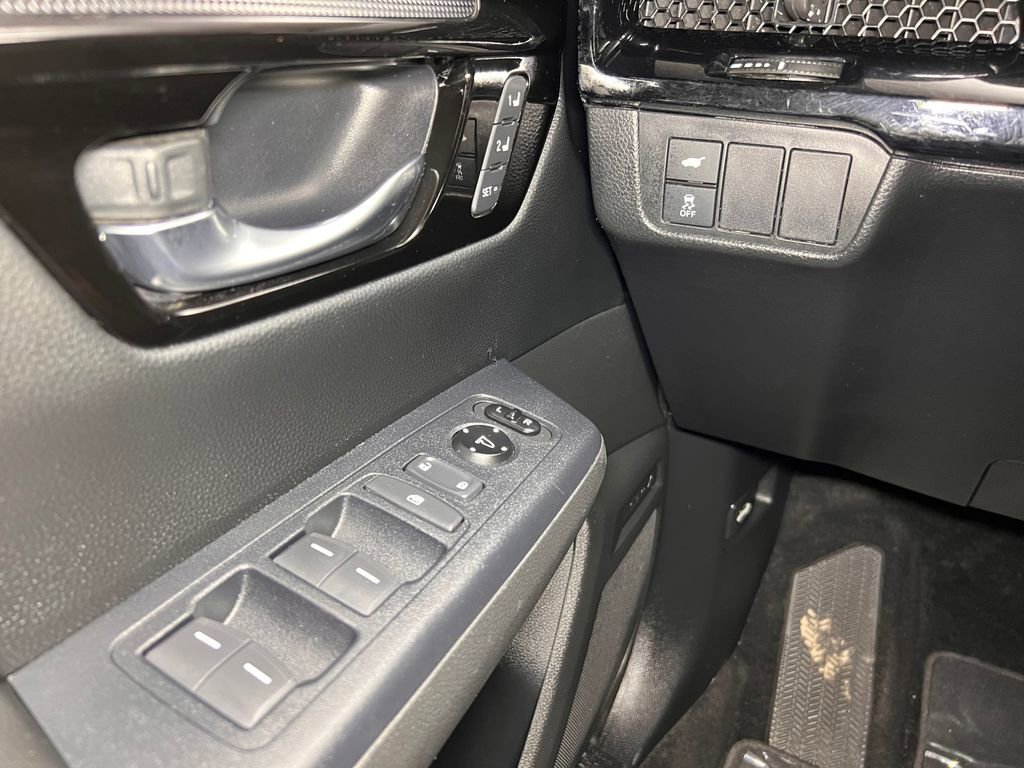 Used 2025 Honda CR-V Sport Touring image 14