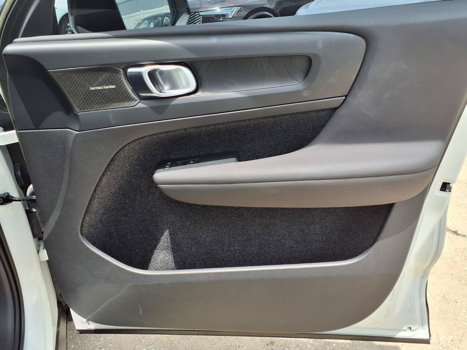Certified 2023 Volvo XC40 Recharge Ultimate w/ Protection Package Premier AWD/4WD image 13