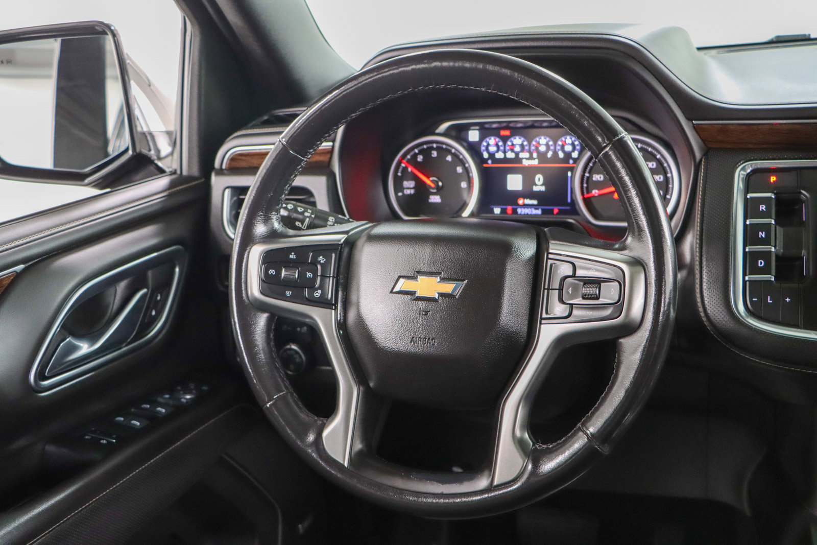 Used 2021 Chevrolet Suburban Premier w/ Premium Package image 13