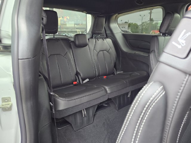 New 2027 Chrysler Pacifica LX FWD image 40