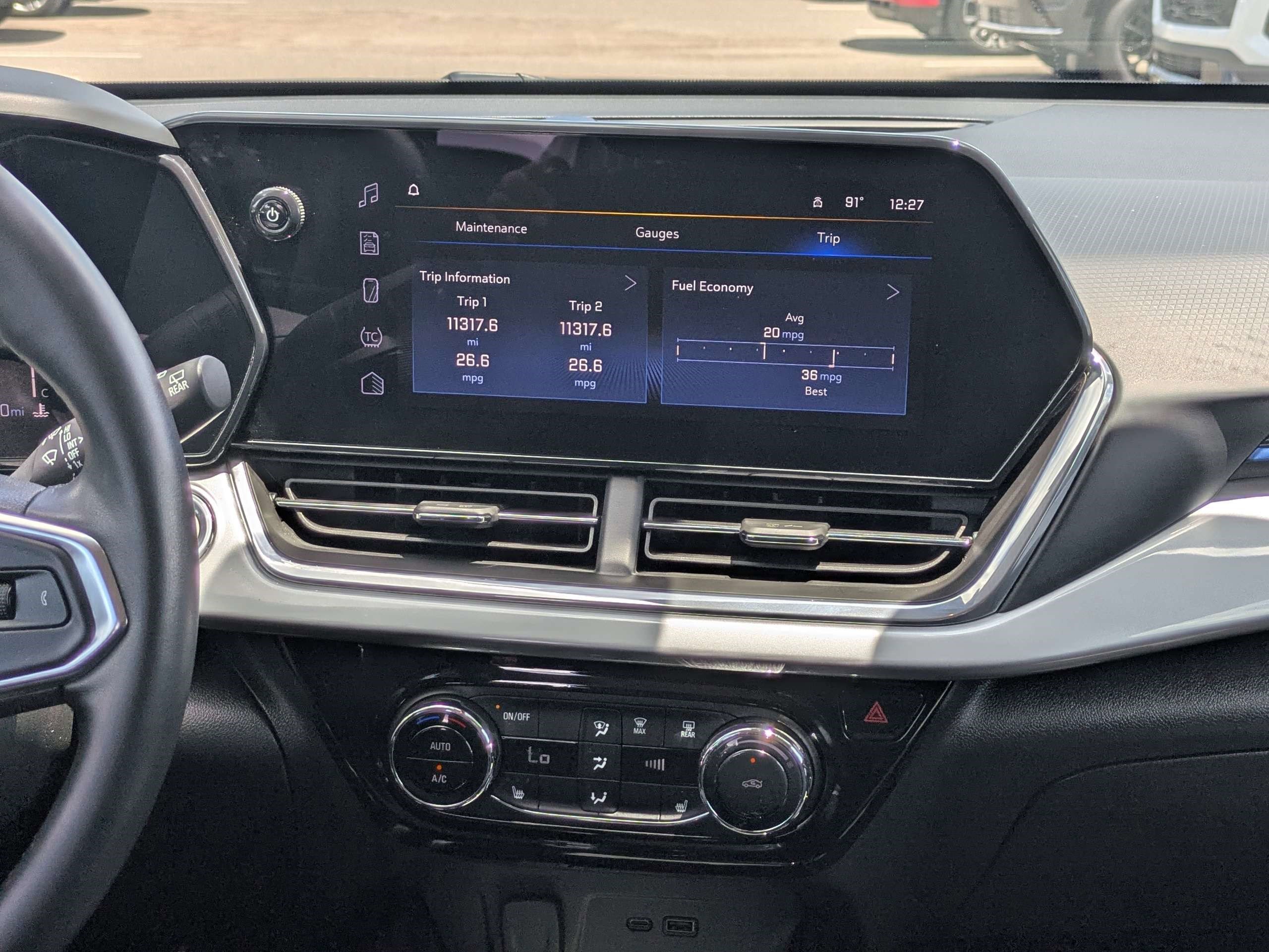 Used 2024 Chevrolet Trax LT w/ Driver Confidence Package FWD image 16