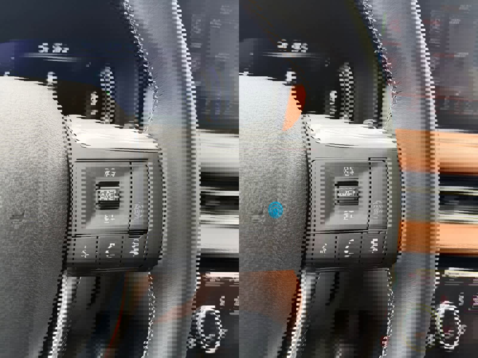 Used 2024 INFINITI QX60 Sensory image 23