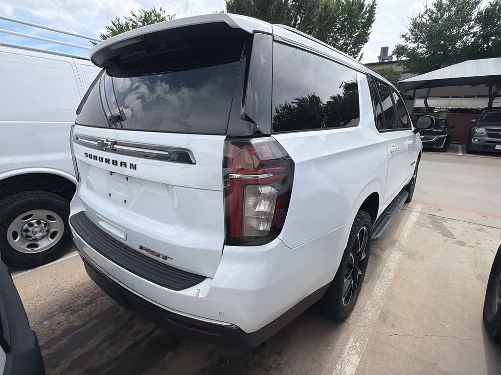 Used 2022 Chevrolet Suburban RST w/ Luxury Package RWD image 3