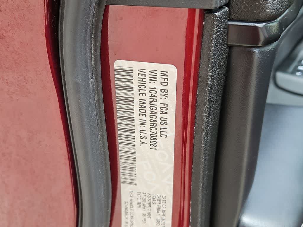Used 2024 Jeep Grand Cherokee Laredo RWD image 25