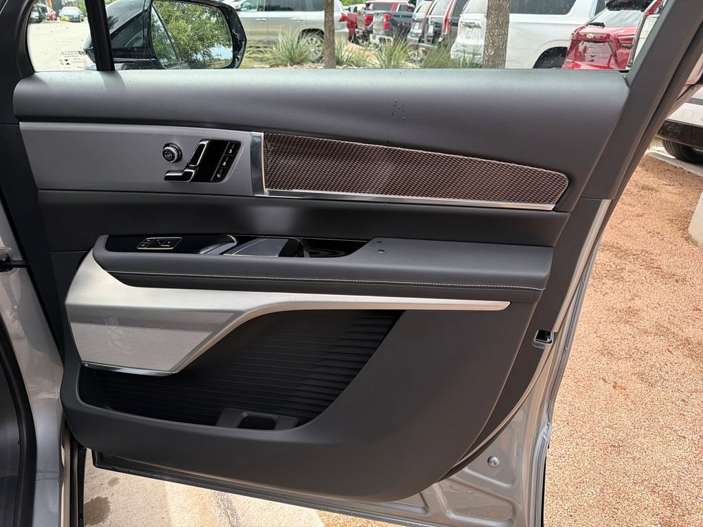 New 2027 Cadillac Vistiq Luxury w/ LPO, Floor Liner Package AWD/4WD image 38