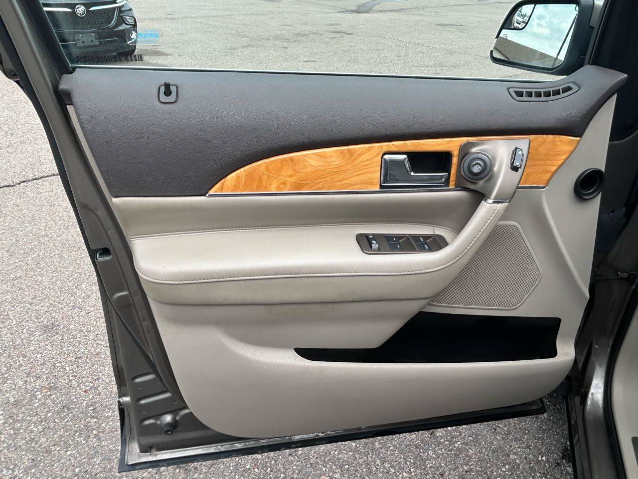 Used 2012 Lincoln MKX AWD w/ Wood Pkg image 14
