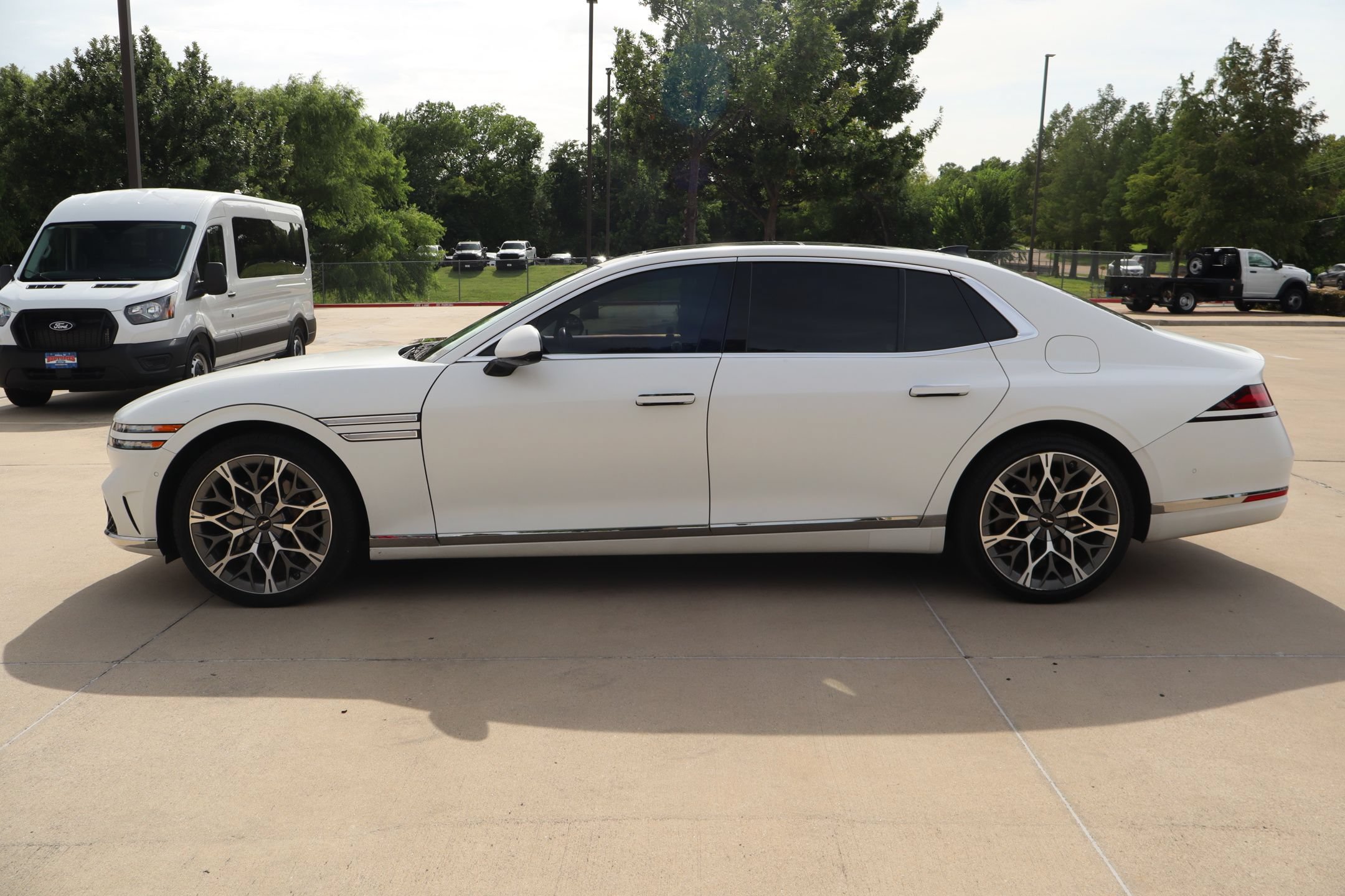 Used 2023 Genesis G90 3.5T AWD/4WD image 7