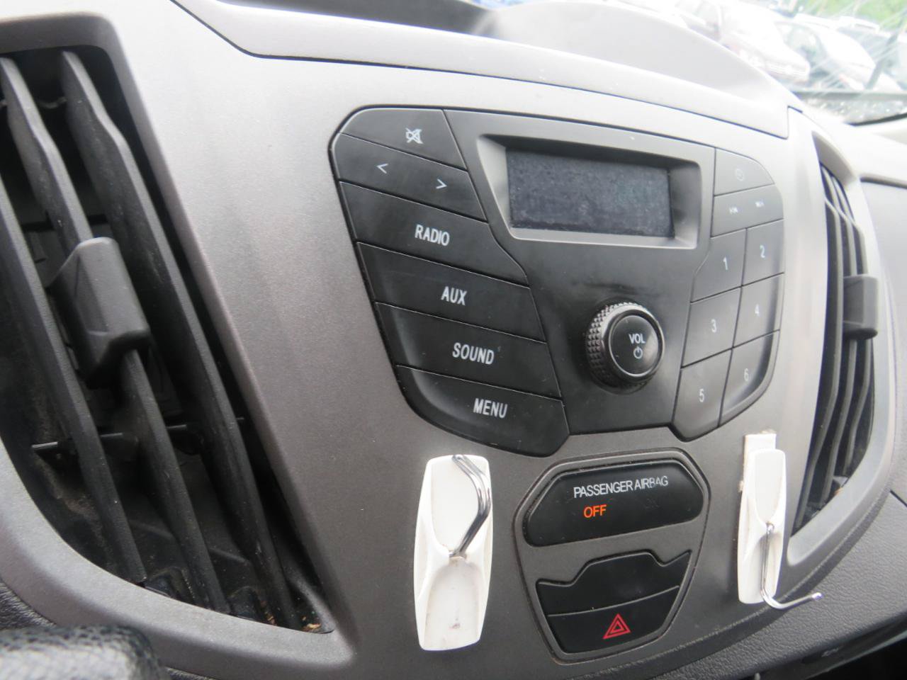 Used 2015 Ford Transit 250 130 Low Roof w/ Exterior Upgrade Package RWD image 15