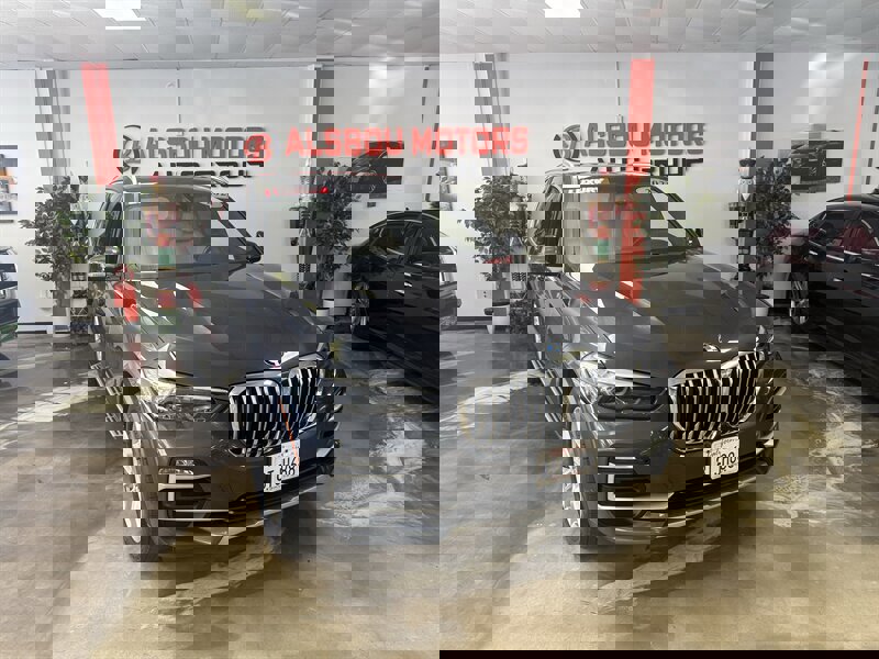 Used 2021 BMW X5 sDrive40i w/ Premium Package image 1