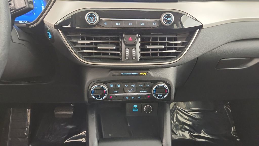Used 2021 Ford Escape SEL w/ Technology Package AWD/4WD image 16
