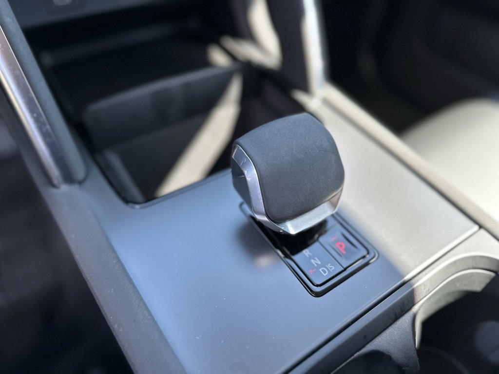 Used 2024 Land Rover Discovery Sport S image 34