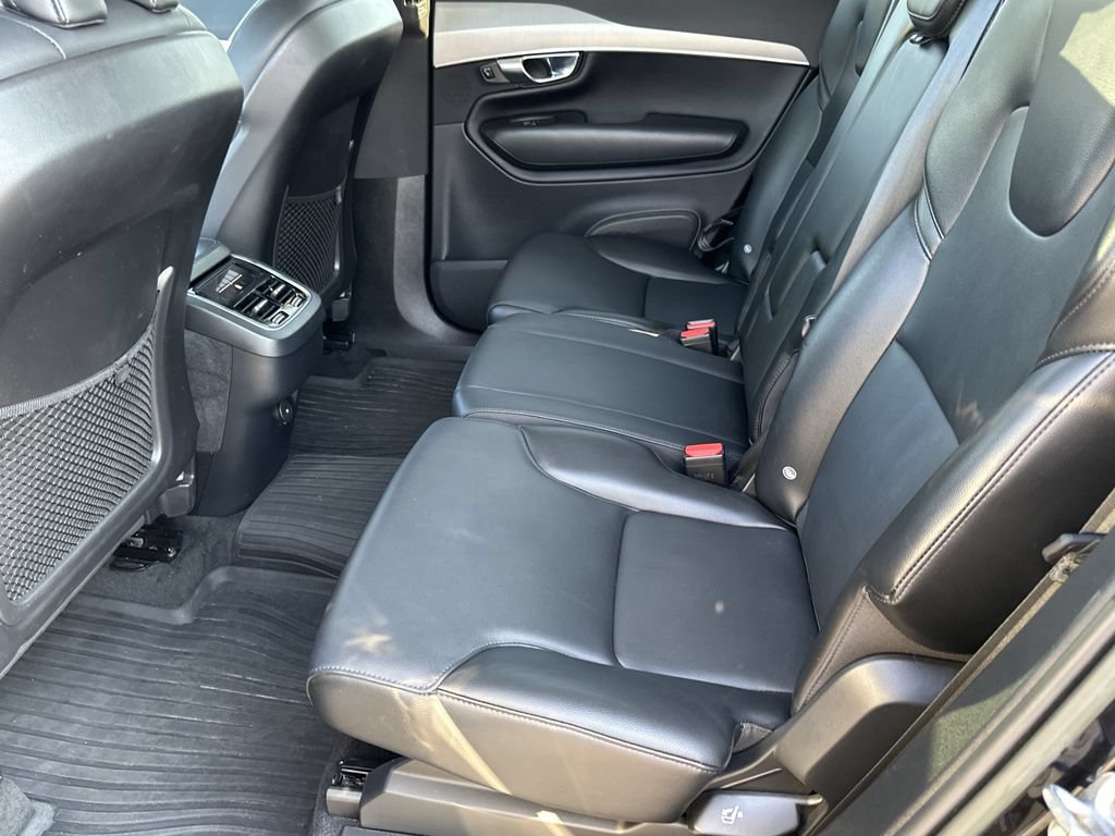 Used 2022 Volvo XC90 T5 Momentum w/ Protection Package Premier FWD image 15