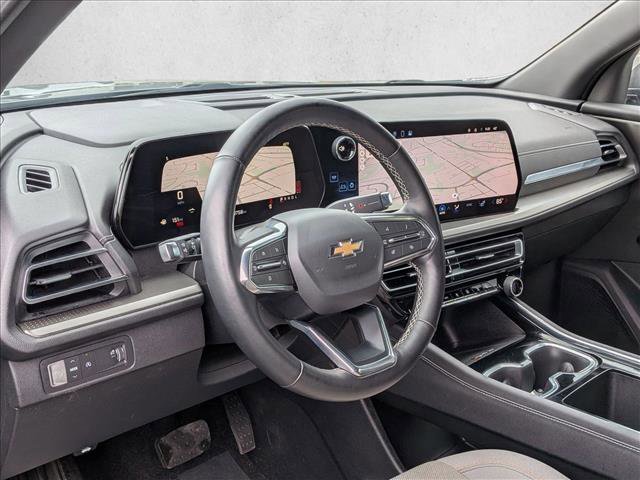 Used 2025 Chevrolet Traverse LT image 10