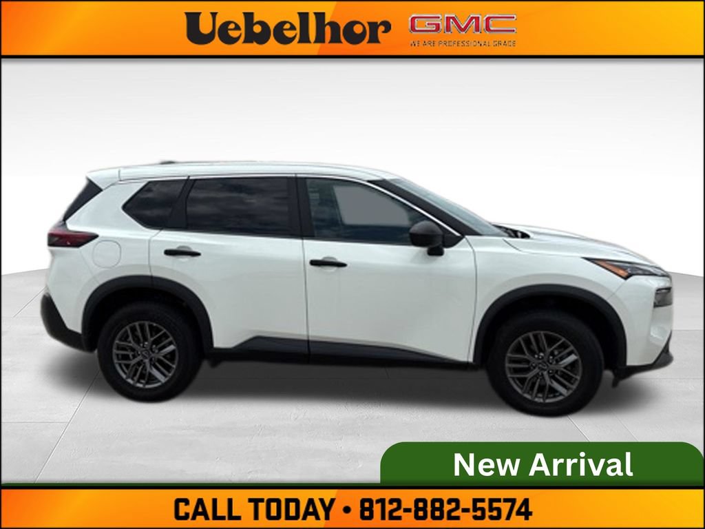 Used 2023 Nissan Rogue S AWD/4WD image 5